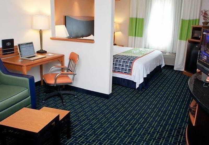 Fairfield Inn & Suites Fort Worth University Drive Номер фото